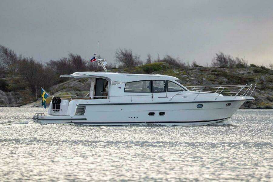 43ft Nimbus Yacht For Sale