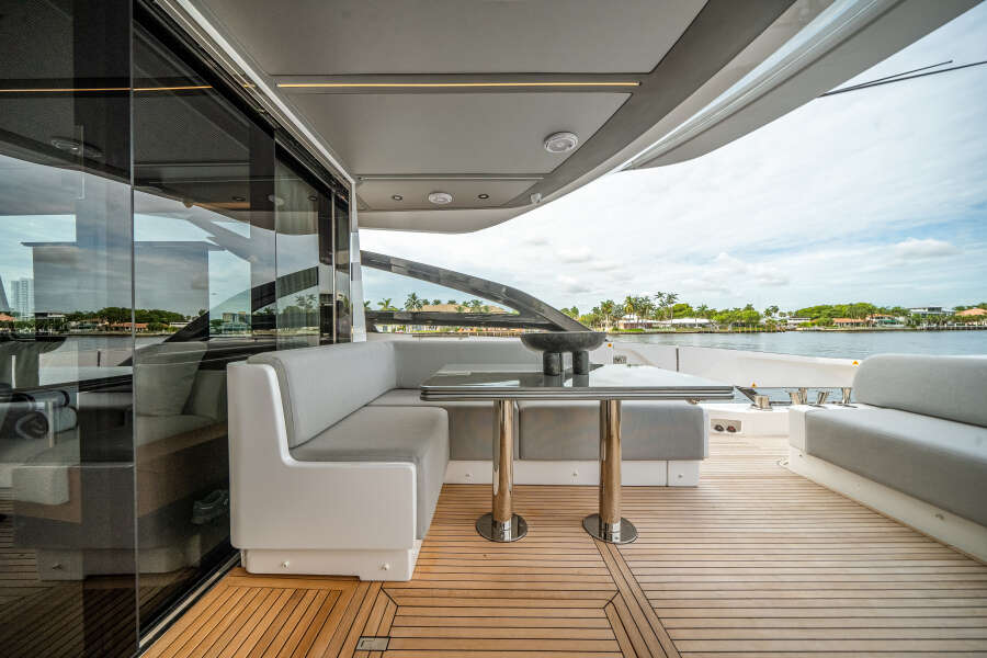 80ft Azimut Yacht For Sale