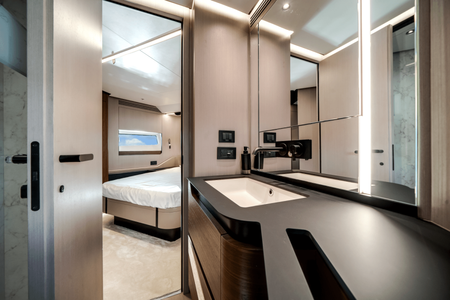 80ft Azimut Yacht For Sale