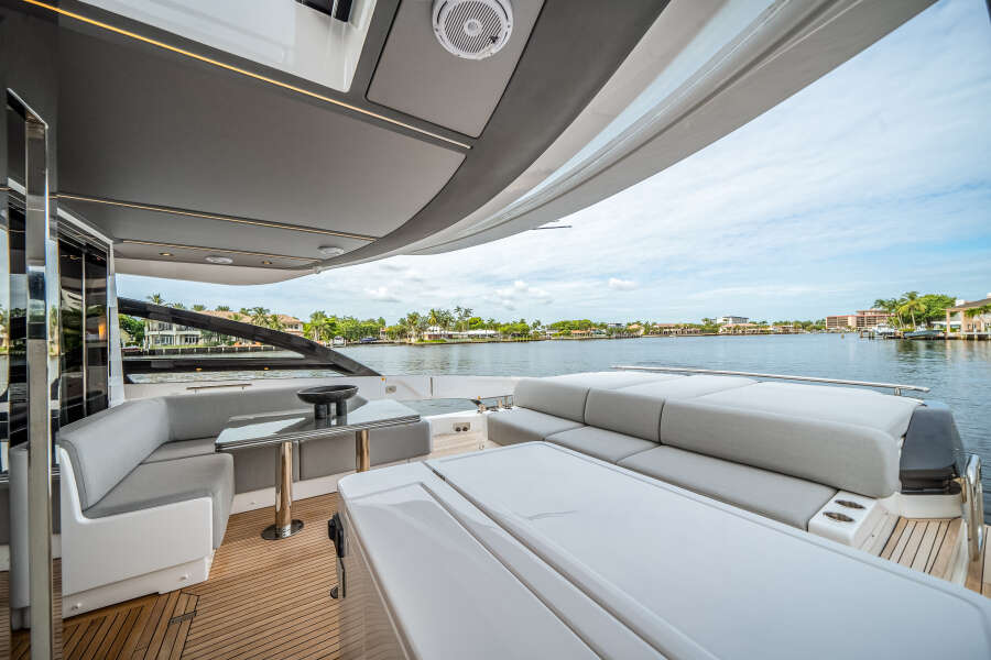 80ft Azimut Yacht For Sale