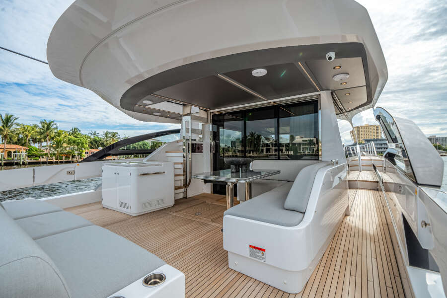 80ft Azimut Yacht For Sale