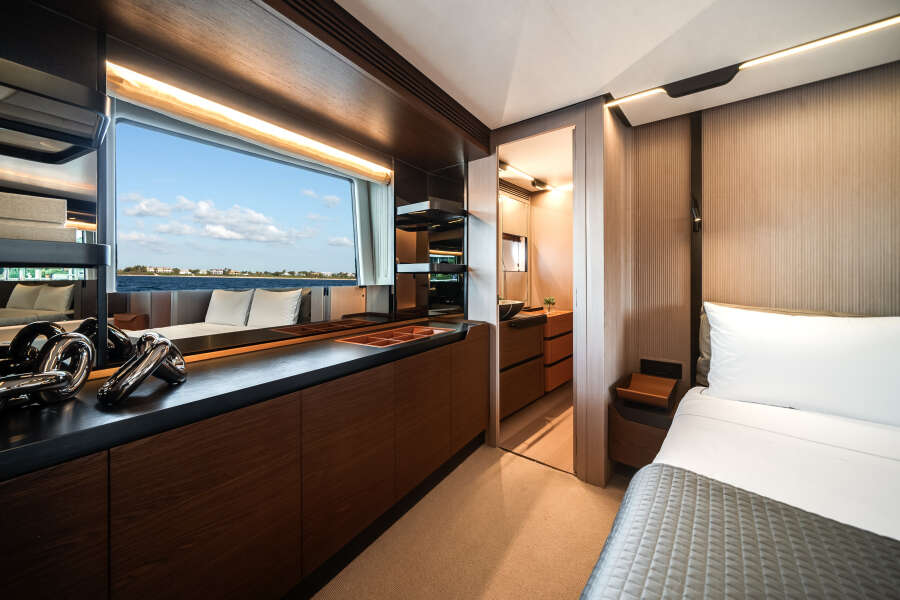 80ft Azimut Yacht For Sale