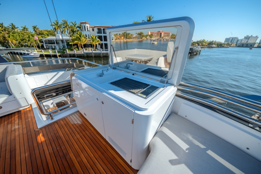 80ft Azimut Yacht For Sale