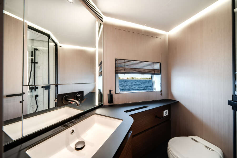80ft Azimut Yacht For Sale