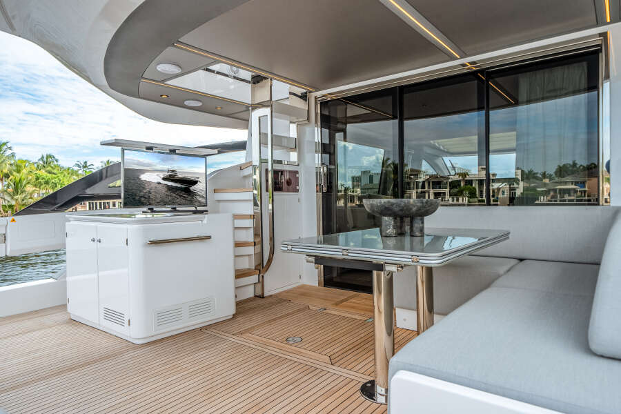 80ft Azimut Yacht For Sale