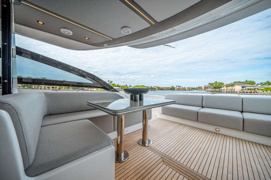 80ft Azimut Yacht For Sale