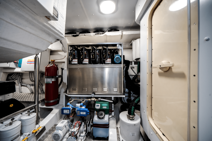 80ft Azimut Yacht For Sale