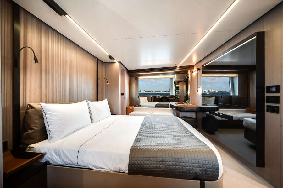 80ft Azimut Yacht For Sale
