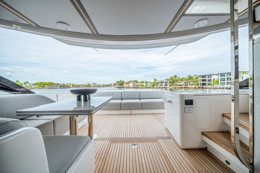 80ft Azimut Yacht For Sale