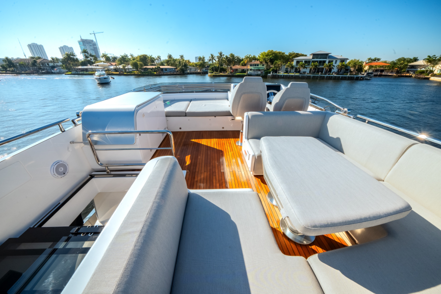 80ft Azimut Yacht For Sale