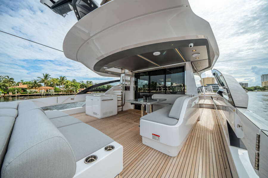 80ft Azimut Yacht For Sale
