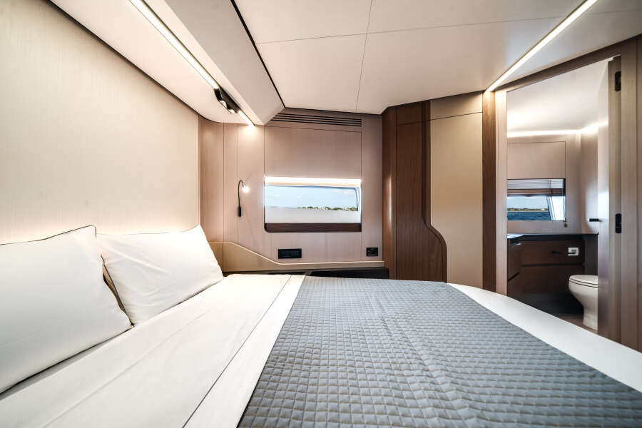 80ft Azimut Yacht For Sale