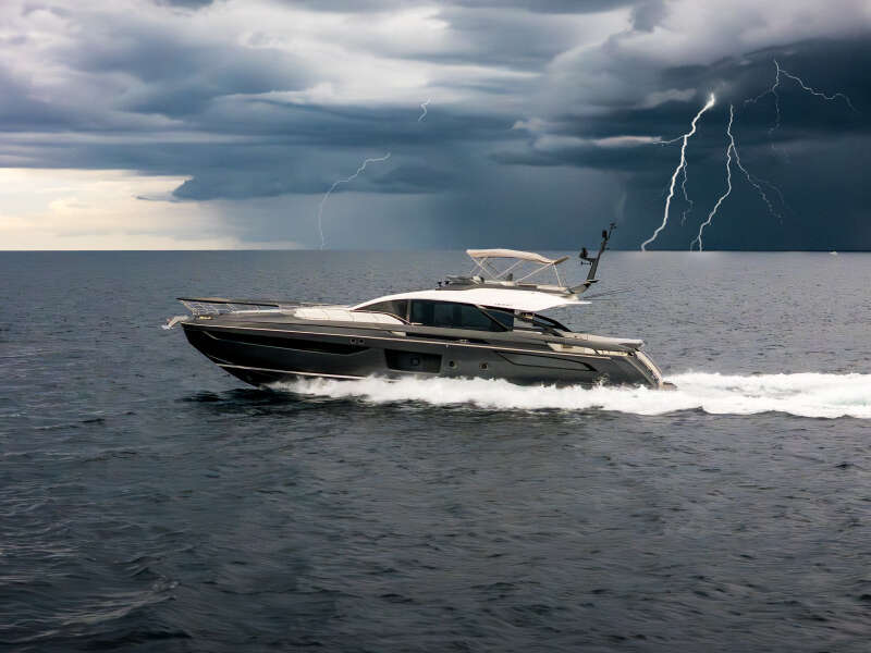 80ft Azimut Yacht For Sale