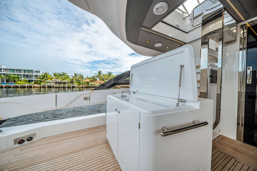 80ft Azimut Yacht For Sale
