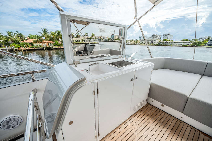 80ft Azimut Yacht For Sale