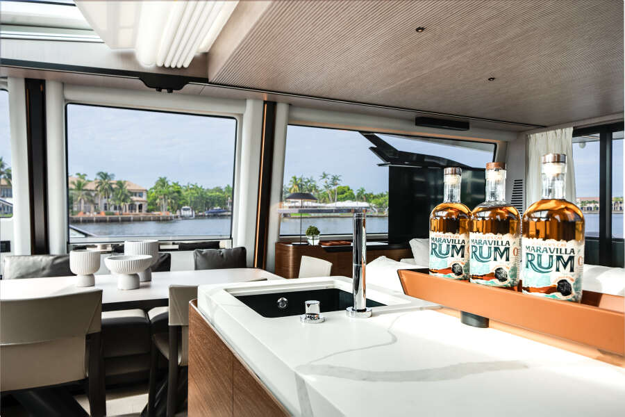 80ft Azimut Yacht For Sale