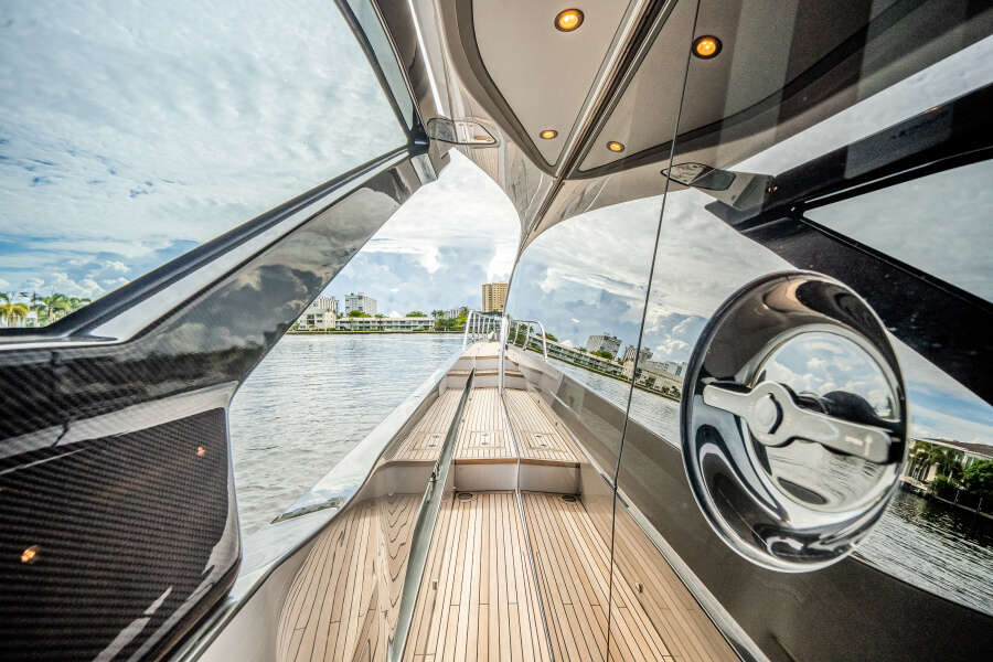 80ft Azimut Yacht For Sale