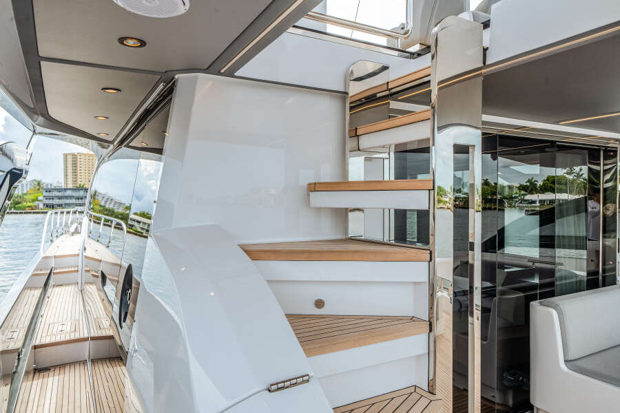 80ft Azimut Yacht For Sale