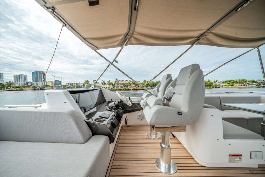 80ft Azimut Yacht For Sale