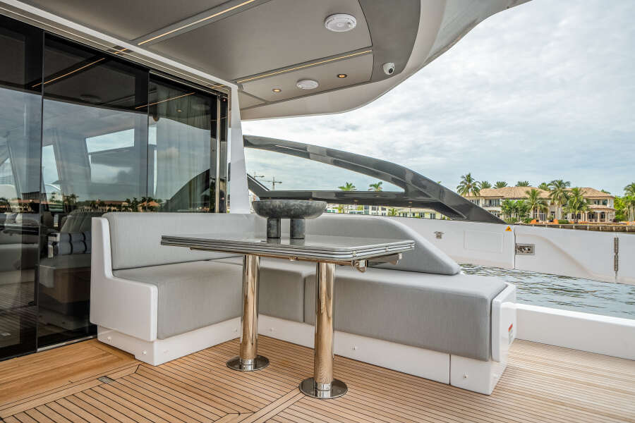 80ft Azimut Yacht For Sale