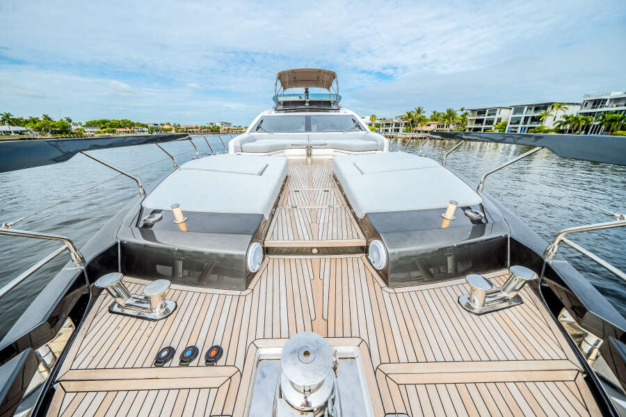 80ft Azimut Yacht For Sale