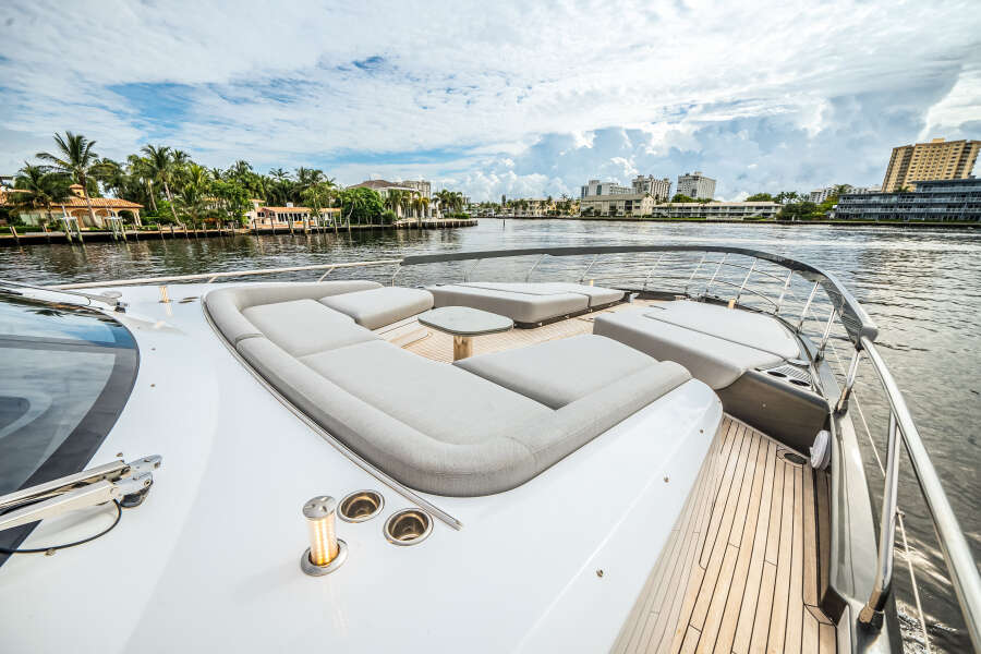 80ft Azimut Yacht For Sale