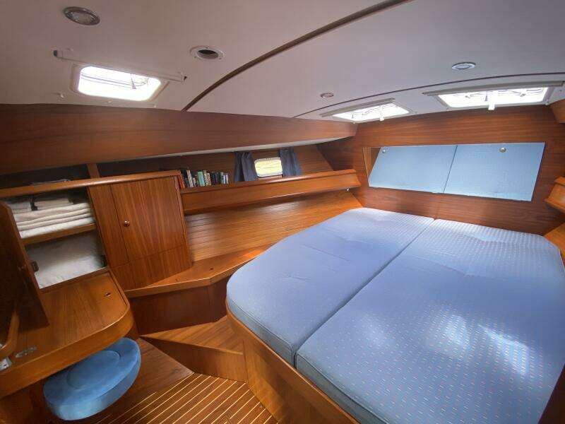 Free Spirit 45ft Jeanneau Yacht For Sale
