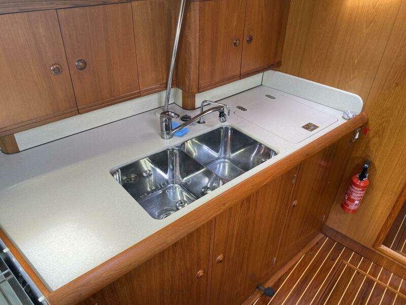 Free Spirit 45ft Jeanneau Yacht For Sale