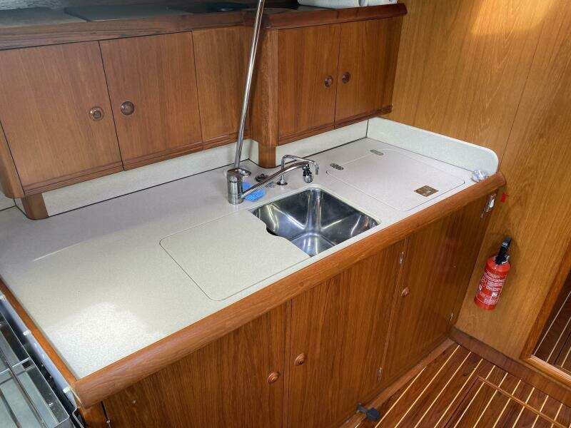Free Spirit 45ft Jeanneau Yacht For Sale