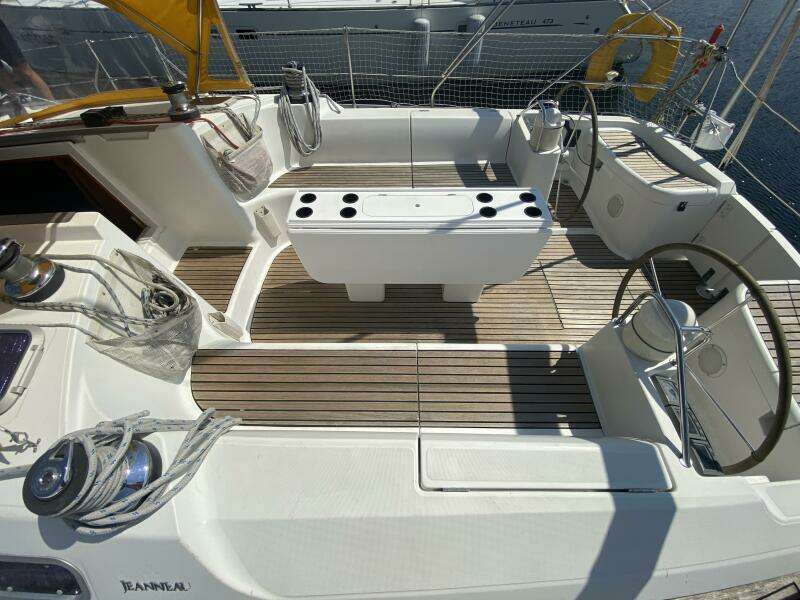 Free Spirit 45ft Jeanneau Yacht For Sale