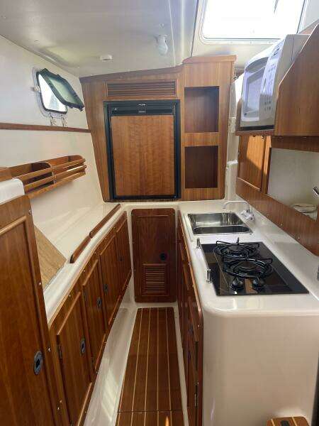 32ft PDQ Yacht For Sale