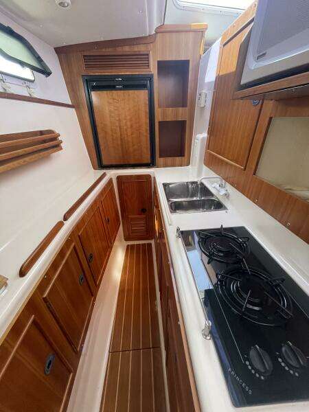 32ft PDQ Yacht For Sale