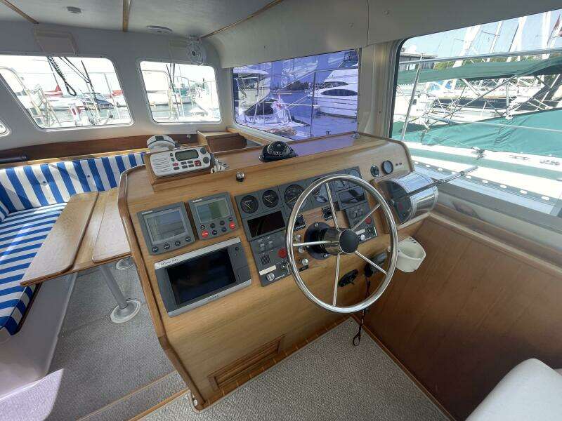 32ft PDQ Yacht For Sale