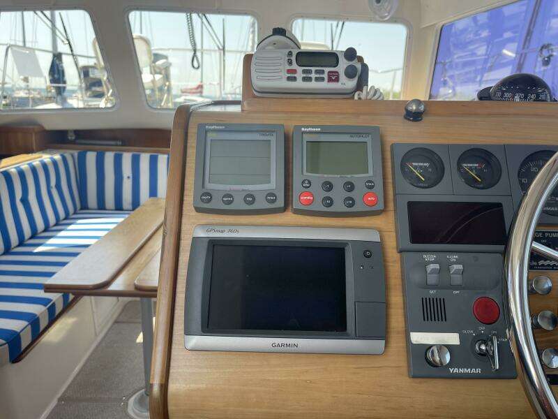 32ft PDQ Yacht For Sale