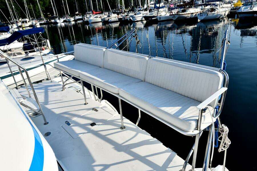 32ft PDQ Yacht For Sale