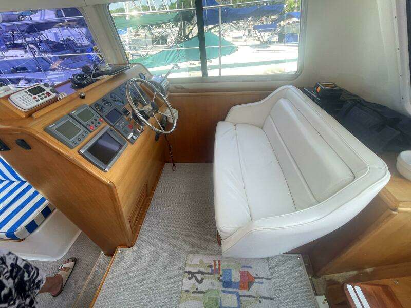 32ft PDQ Yacht For Sale