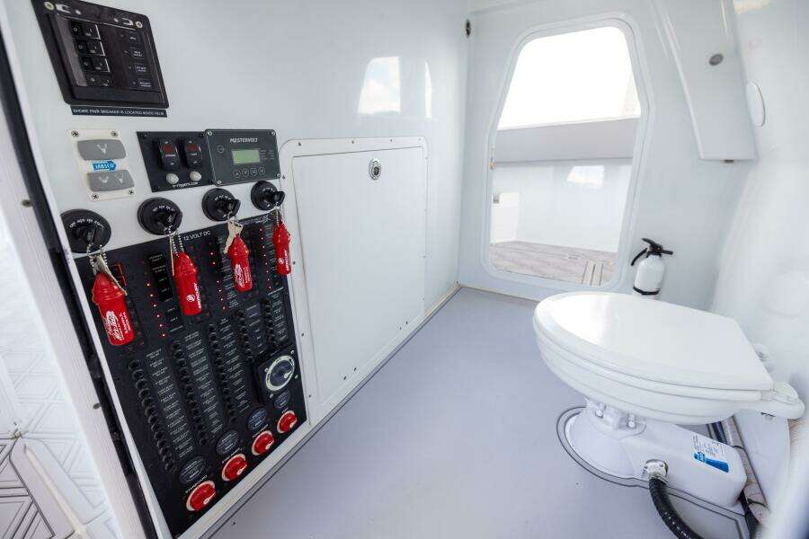 47ft Freeman Yacht For Sale