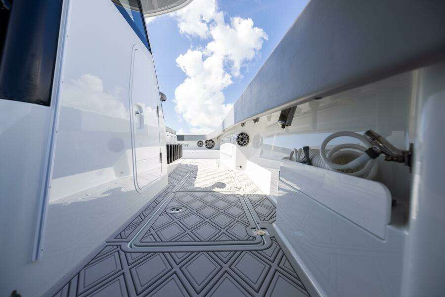 47ft Freeman Yacht For Sale