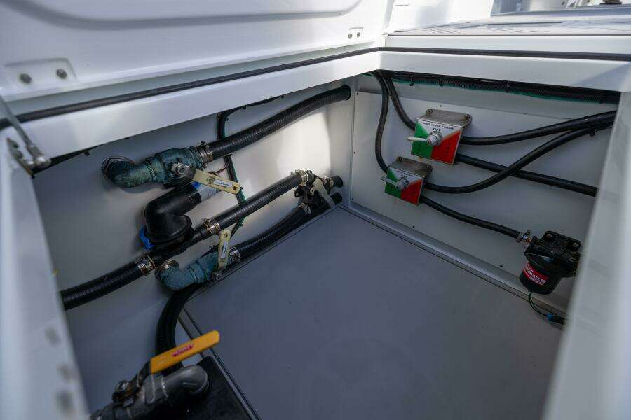 47ft Freeman Yacht For Sale
