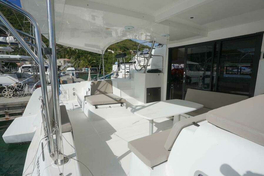APRES SAIL 42ft Lagoon Yacht For Sale