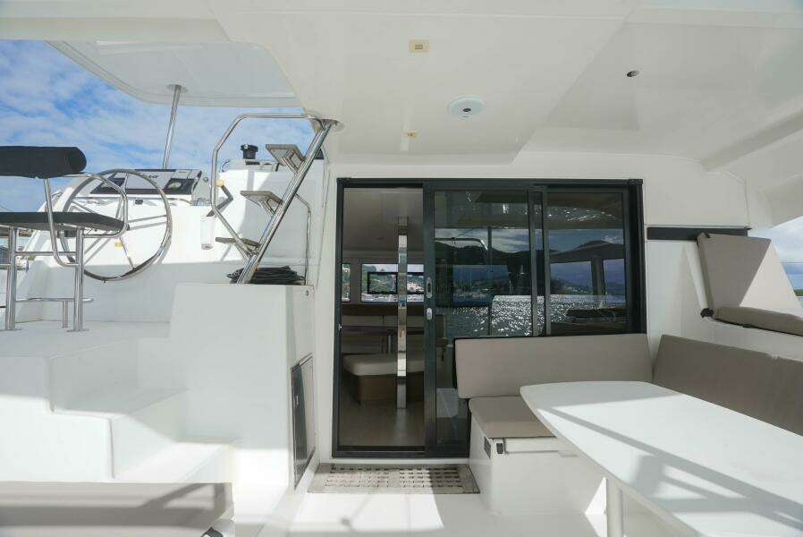 APRES SAIL 42ft Lagoon Yacht For Sale