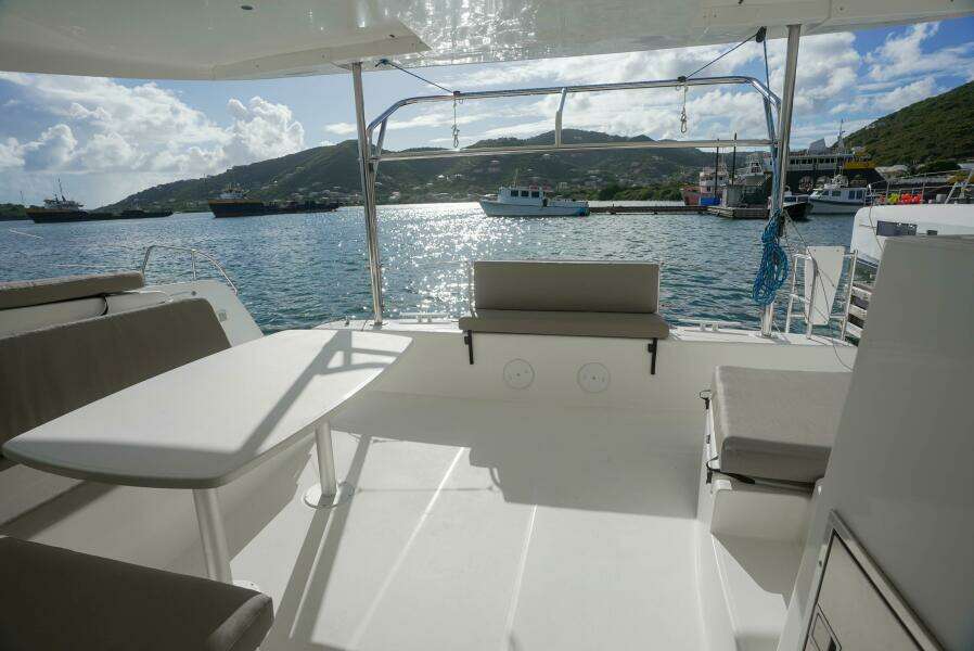 APRES SAIL 42ft Lagoon Yacht For Sale