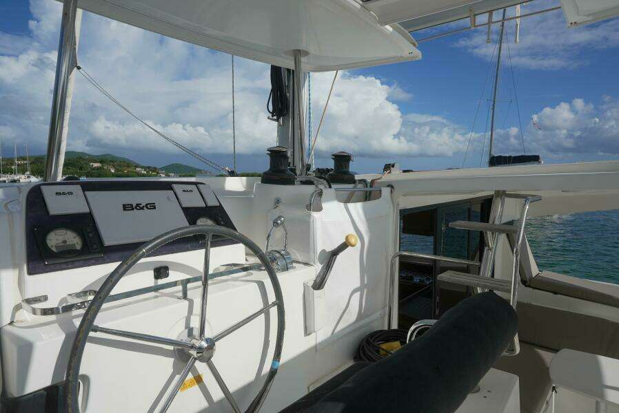 APRES SAIL 42ft Lagoon Yacht For Sale