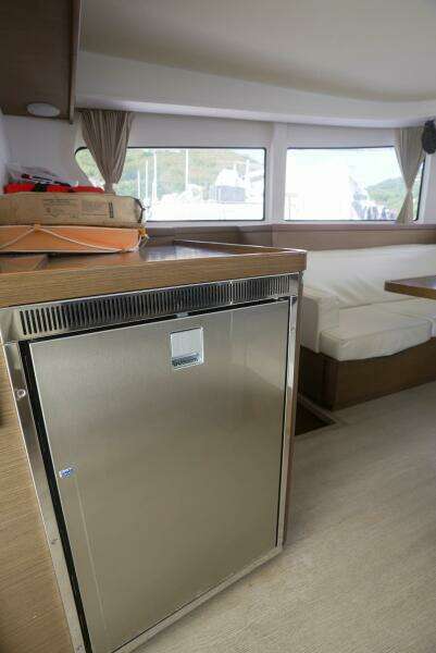 APRES SAIL 42ft Lagoon Yacht For Sale