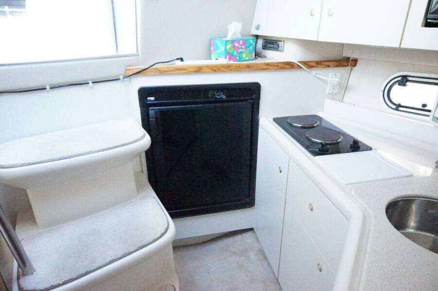 33ft Cruisers Yachts Yacht For Sale
