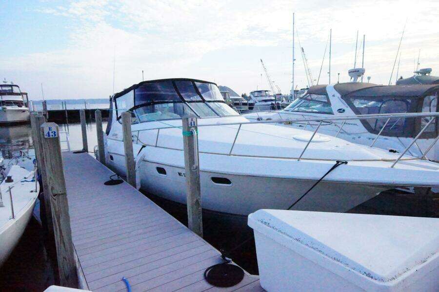 33ft Cruisers Yachts Yacht For Sale