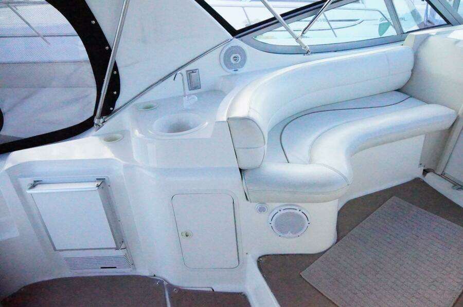 33ft Cruisers Yachts Yacht For Sale