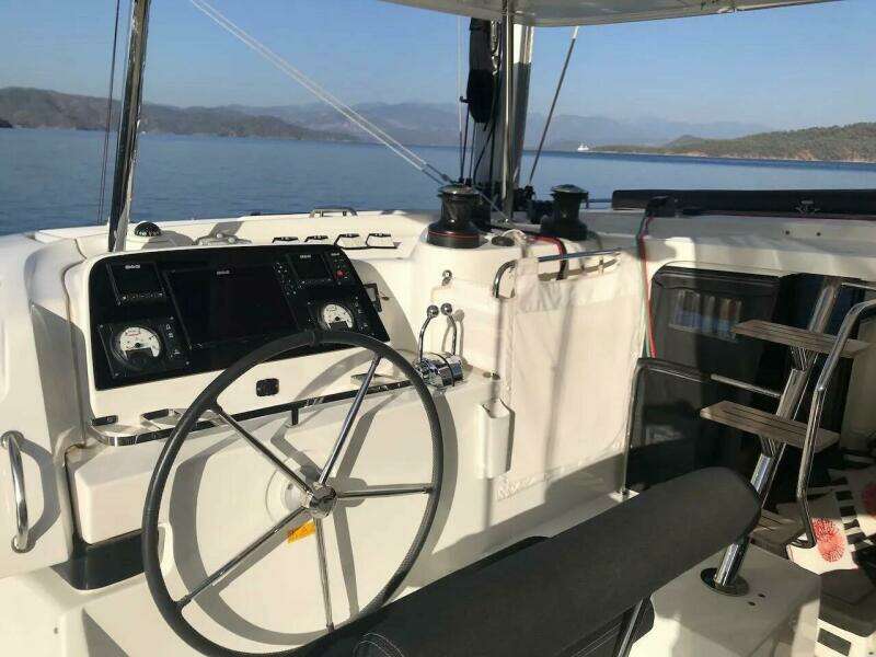 43ft Lagoon Yacht For Sale