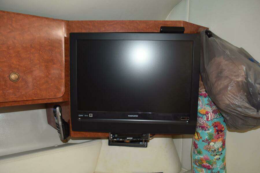33ft Wellcraft Yacht For Sale