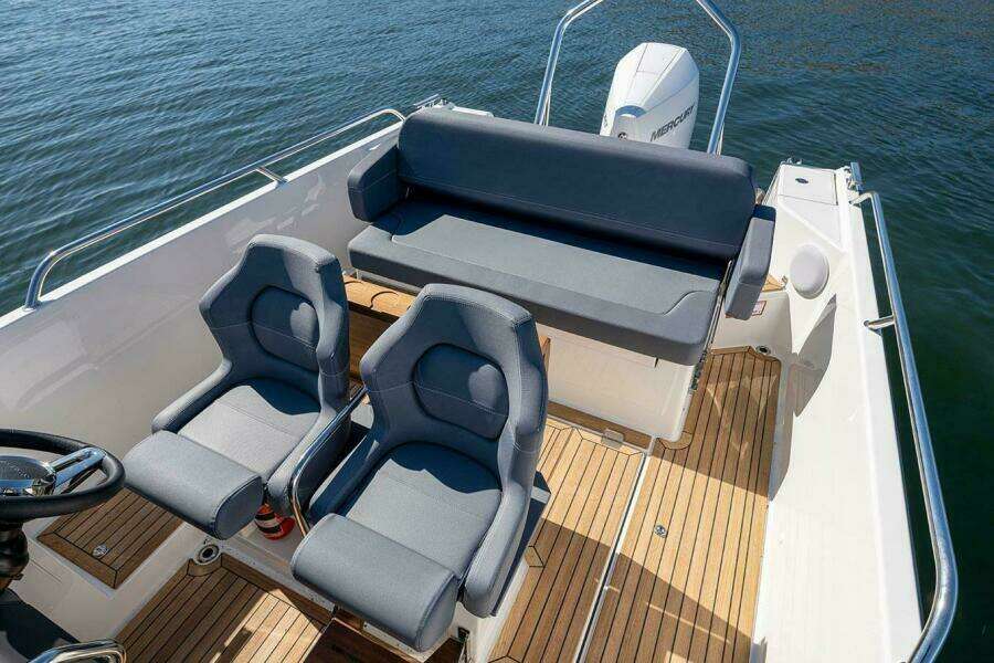 26ft Nimbus Yacht For Sale